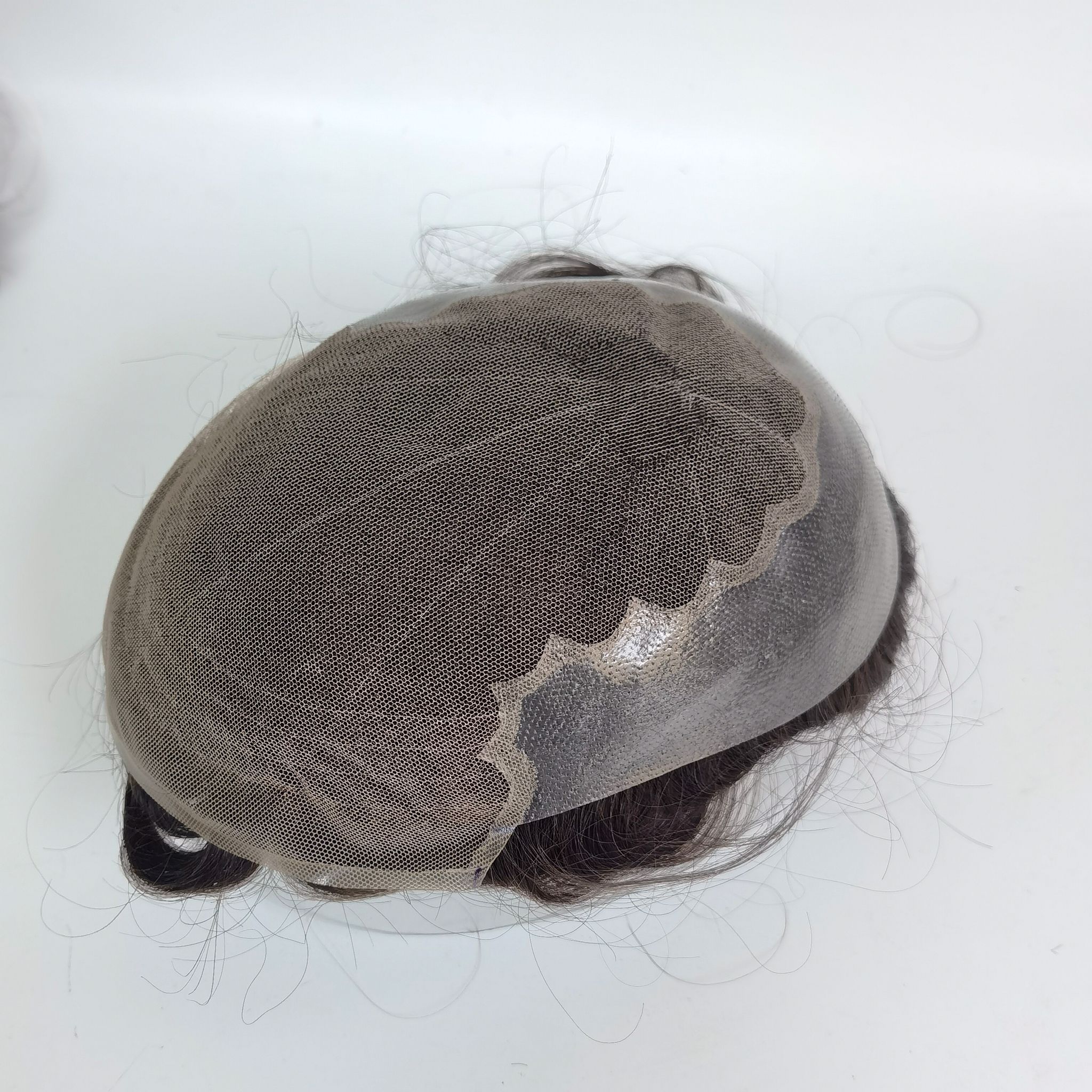 Carlos-ottimo impianto capelli per uomo