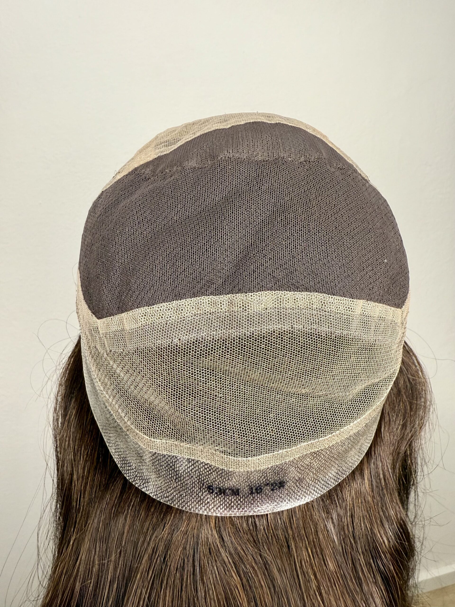 Luna- Parrucca medica fatta a mano con capelli veri - immagine 9